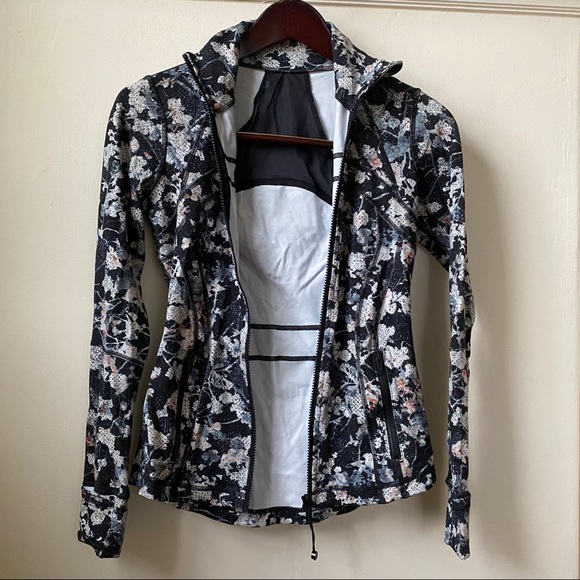 Lululemon Floral Define Jacket size 4 - Picture 4 of 8